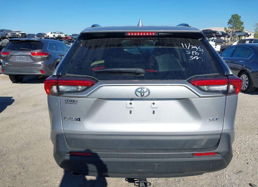 Photo 17 of 2022 Toyota Rav4 XLE (VIN 2T3W1RFV5NC198254)