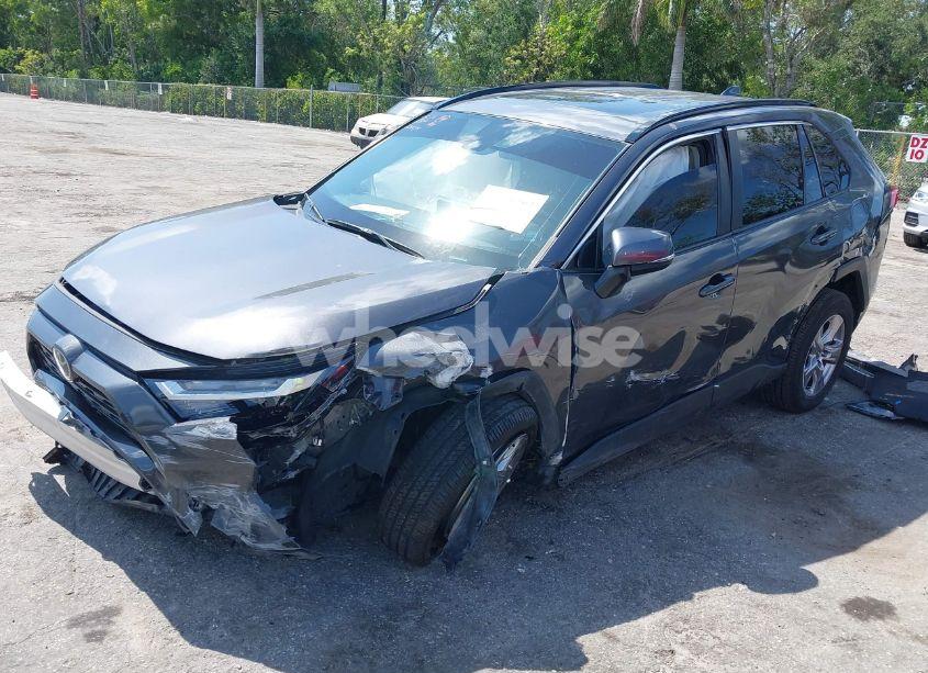 Photo 2 of 2022 Toyota Rav4 XLE (VIN 2T3W1RFV5NW202544)