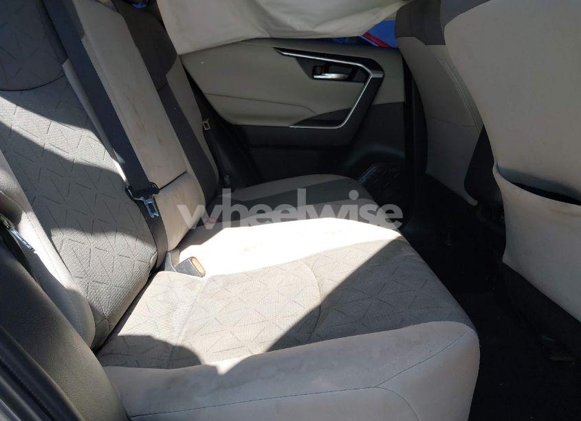 Photo 8 of 2022 Toyota Rav4 XLE (VIN 2T3W1RFV5NW202544)