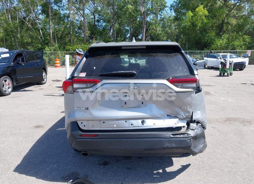 Photo 16 of 2022 Toyota Rav4 XLE (VIN 2T3W1RFV5NW214323)