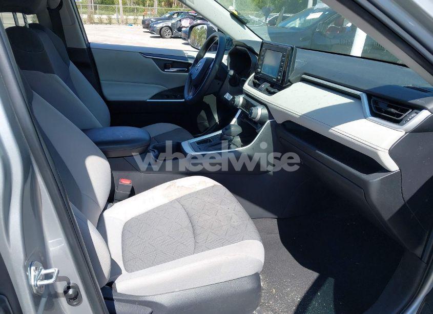 Photo 5 of 2022 Toyota Rav4 XLE (VIN 2T3W1RFV5NW214323)