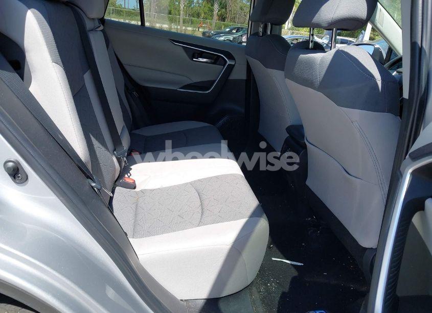 Photo 8 of 2022 Toyota Rav4 XLE (VIN 2T3W1RFV5NW214323)