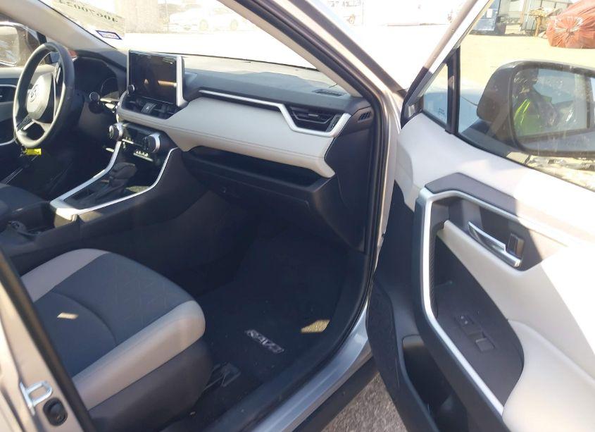 Photo 5 of 2024 Toyota Rav4 XLE (VIN 2T3W1RFV5RC278062)