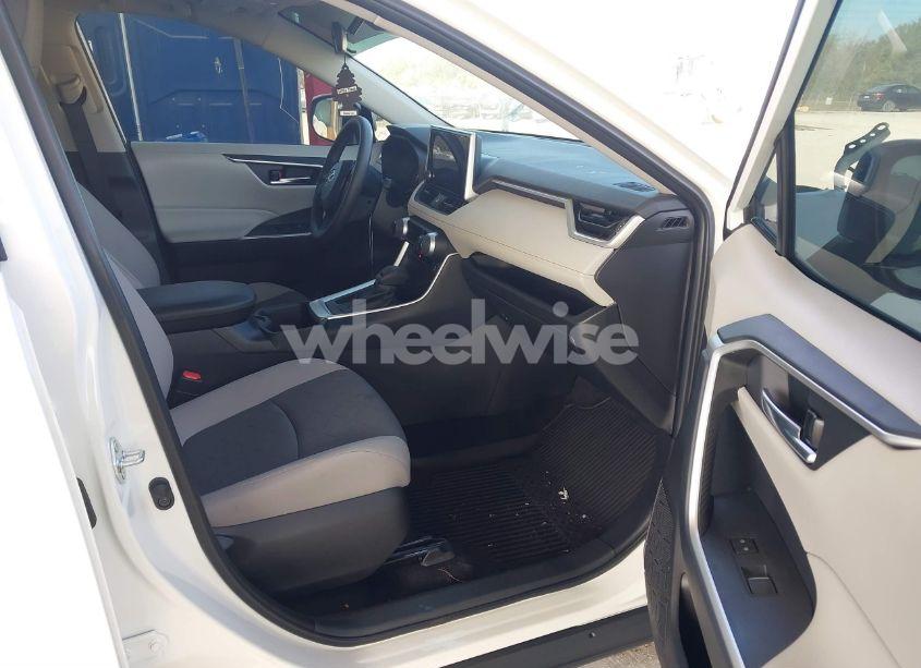 Photo 5 of 2024 Toyota Rav4 XLE (VIN 2T3W1RFV5RC286212)