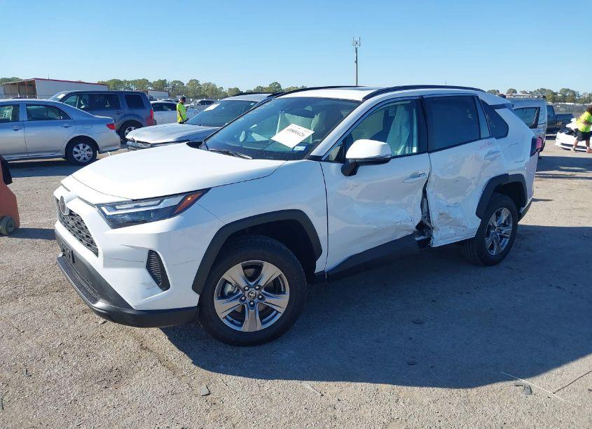 Photo 2 of 2024 Toyota Rav4 XLE (VIN 2T3W1RFV5RC293175)
