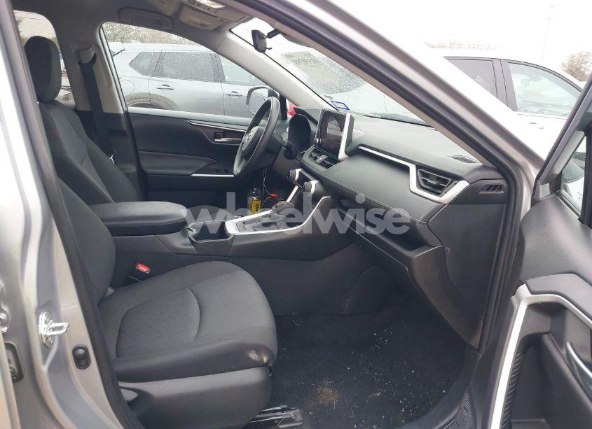 Photo 5 of 2024 Toyota Rav4 XLE (VIN 2T3W1RFV5RW316436)