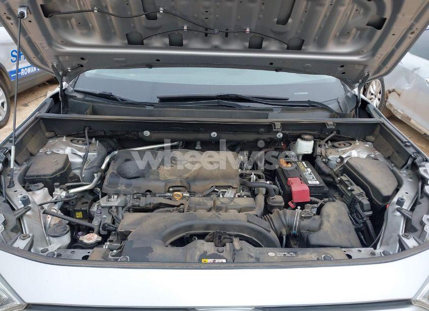 Photo 10 of 2019 Toyota Rav4 XLE (VIN 2T3W1RFV6KW002946)
