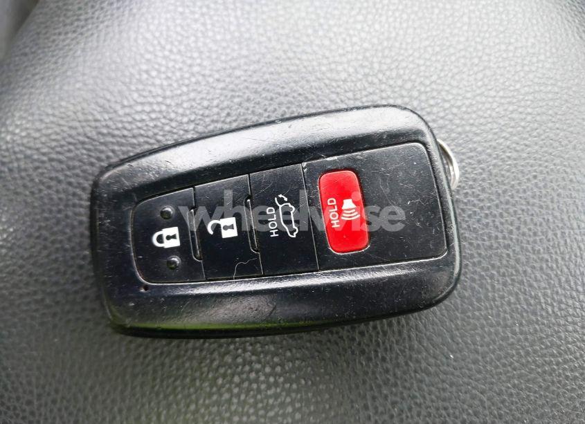 Photo 11 of 2019 Toyota Rav4 XLE (VIN 2T3W1RFV6KW002946)