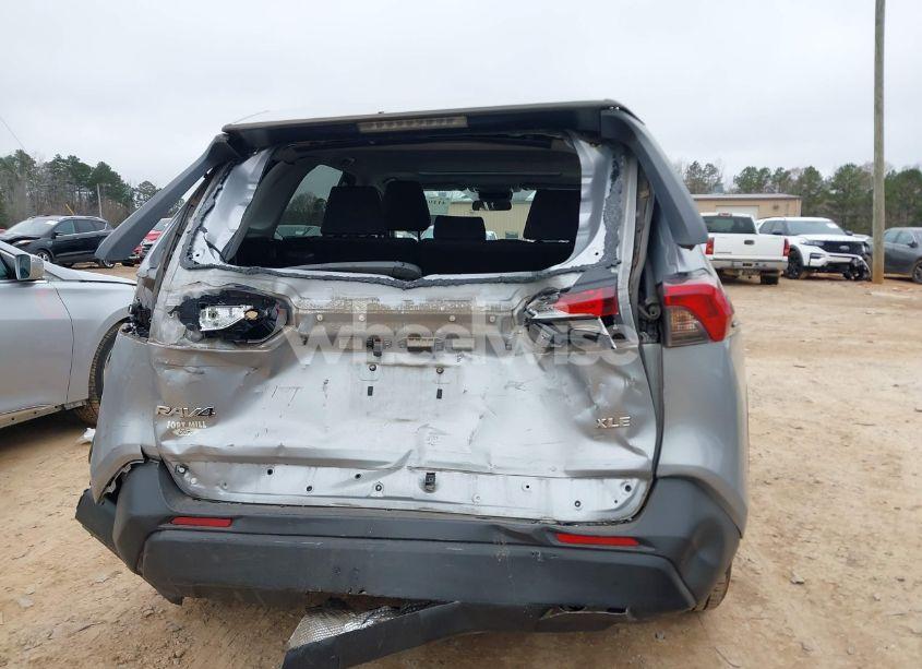 Photo 16 of 2019 Toyota Rav4 XLE (VIN 2T3W1RFV6KW002946)