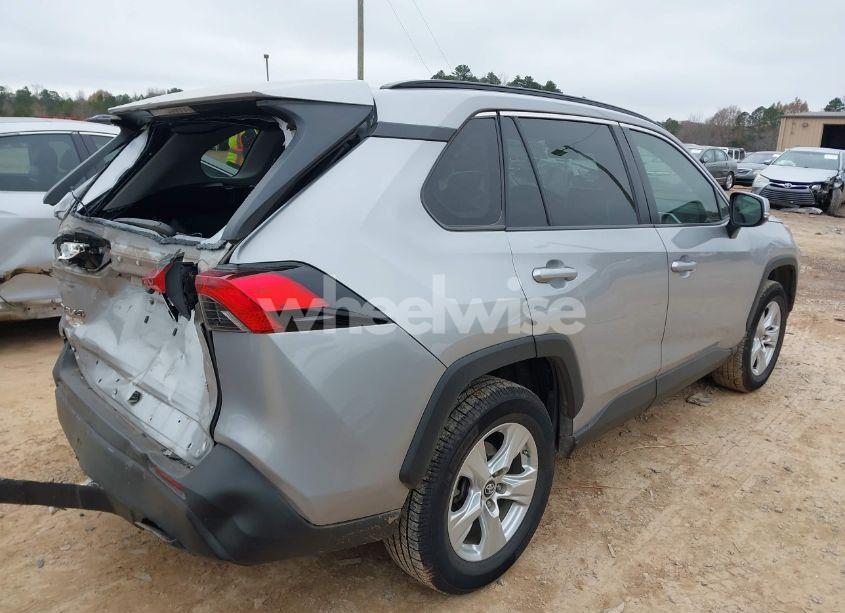 Photo 4 of 2019 Toyota Rav4 XLE (VIN 2T3W1RFV6KW002946)