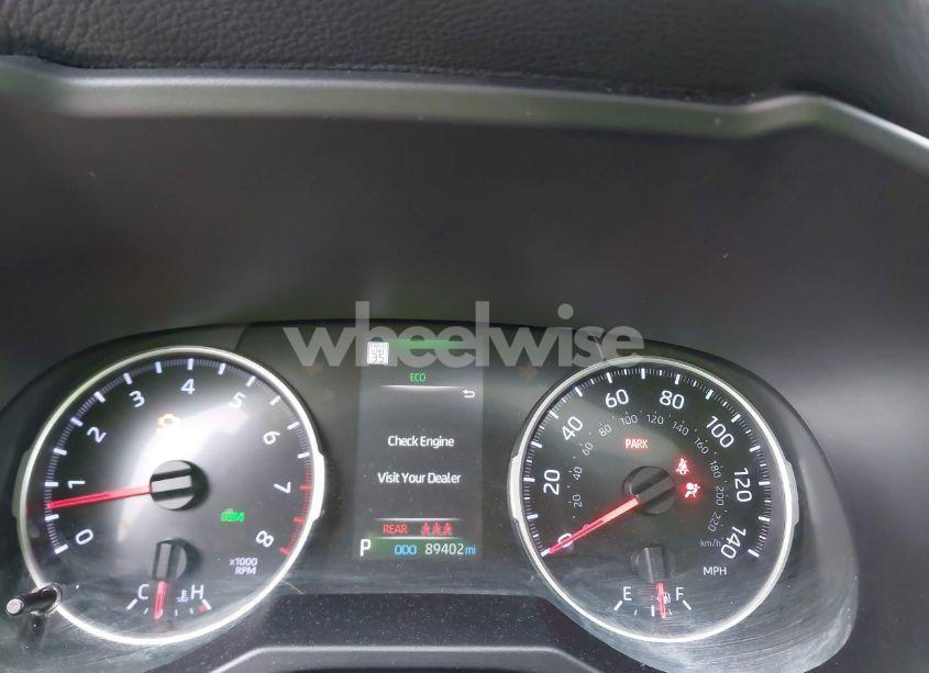 Photo 7 of 2019 Toyota Rav4 XLE (VIN 2T3W1RFV6KW002946)