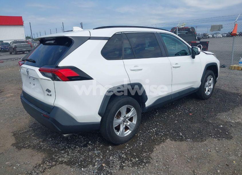 Photo 4 of 2019 Toyota Rav4 XLE (VIN 2T3W1RFV6KW026003)