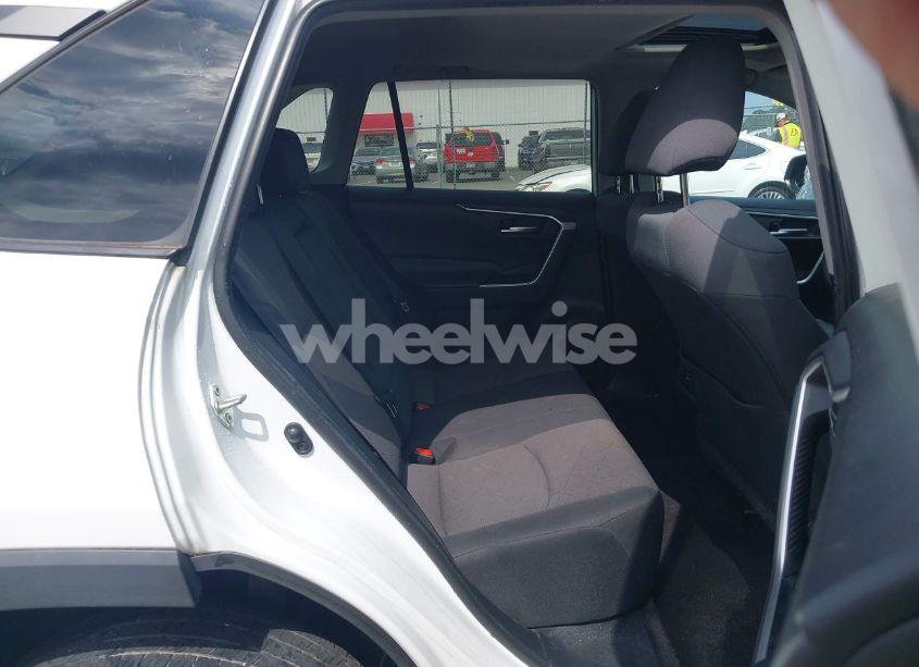 Photo 8 of 2019 Toyota Rav4 XLE (VIN 2T3W1RFV6KW026003)