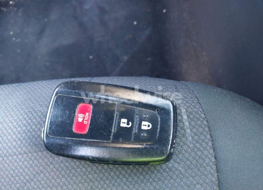 Photo 11 of 2019 Toyota Rav4 XLE (VIN 2T3W1RFV6KW029242)