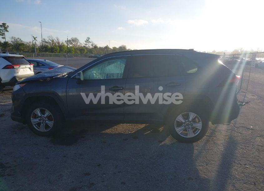 Photo 15 of 2019 Toyota Rav4 XLE (VIN 2T3W1RFV6KW029242)