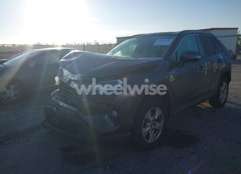 Photo 6 of 2019 Toyota Rav4 XLE (VIN 2T3W1RFV6KW029242)