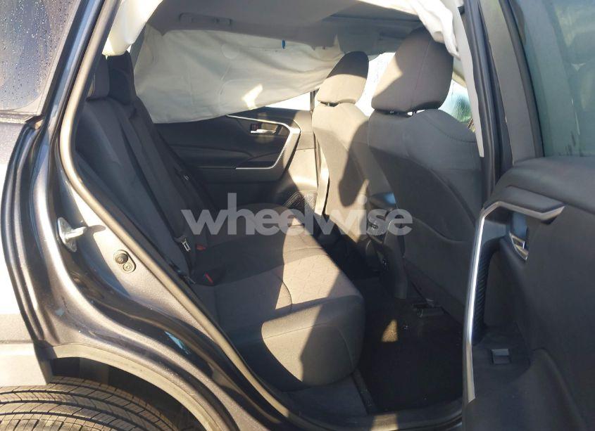 Photo 8 of 2019 Toyota Rav4 XLE (VIN 2T3W1RFV6KW029242)