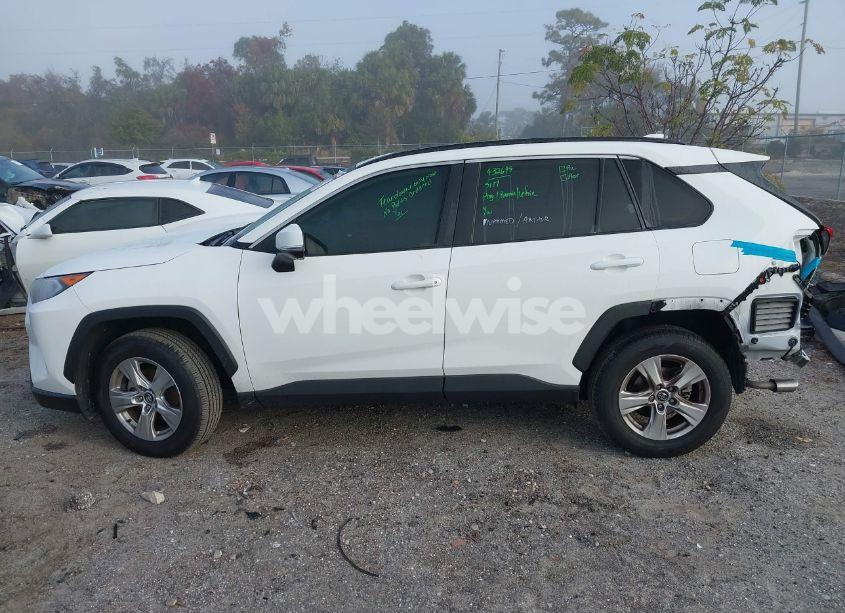 Photo 14 of 2020 Toyota Rav4 XLE (VIN 2T3W1RFV6LC057447)