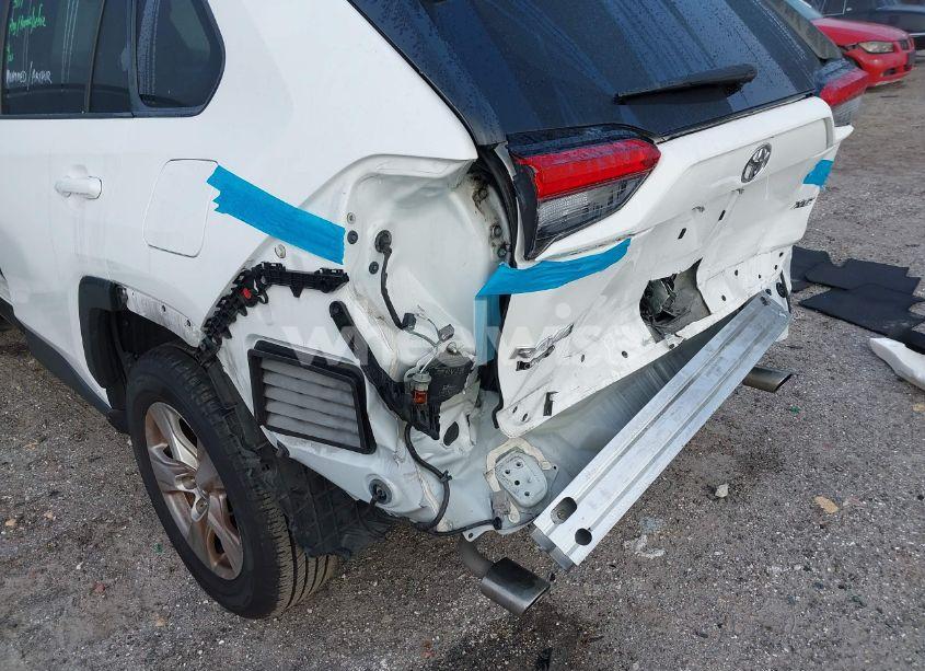 Photo 6 of 2020 Toyota Rav4 XLE (VIN 2T3W1RFV6LC057447)