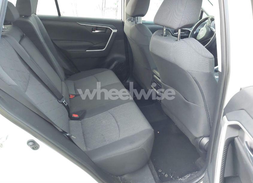 Photo 8 of 2020 Toyota Rav4 XLE (VIN 2T3W1RFV6LC057447)