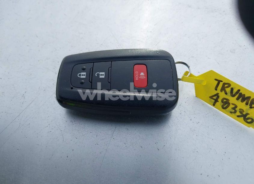 Photo 11 of 2020 Toyota Rav4 XLE (VIN 2T3W1RFV6LW079950)