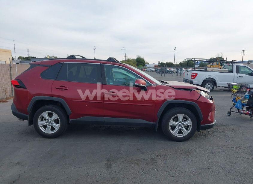 Photo 13 of 2020 Toyota Rav4 XLE (VIN 2T3W1RFV6LW079950)
