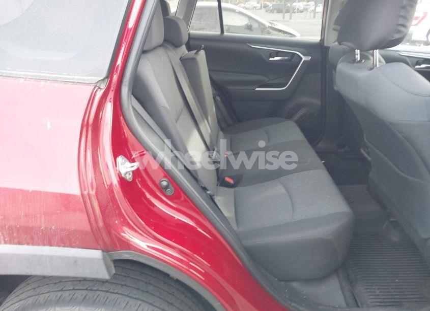Photo 8 of 2020 Toyota Rav4 XLE (VIN 2T3W1RFV6LW079950)