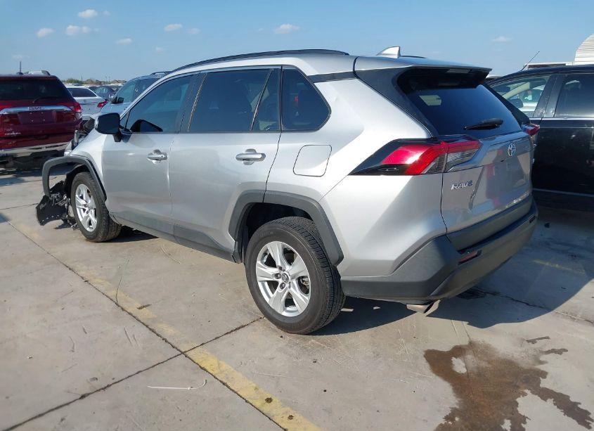 Photo 3 of 2020 Toyota Rav4 XLE (VIN 2T3W1RFV6LW082072)