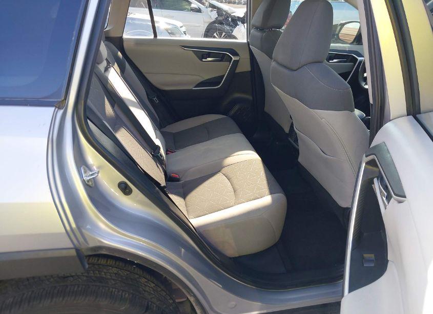 Photo 8 of 2020 Toyota Rav4 XLE (VIN 2T3W1RFV6LW082072)
