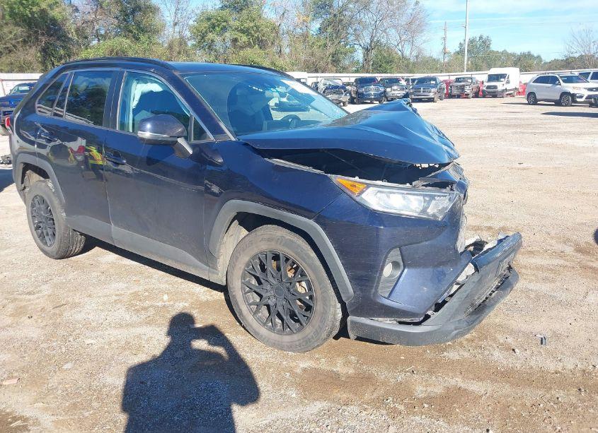2020 Toyota Rav4 XLE (VIN 2T3W1RFV6LW082458) main photo