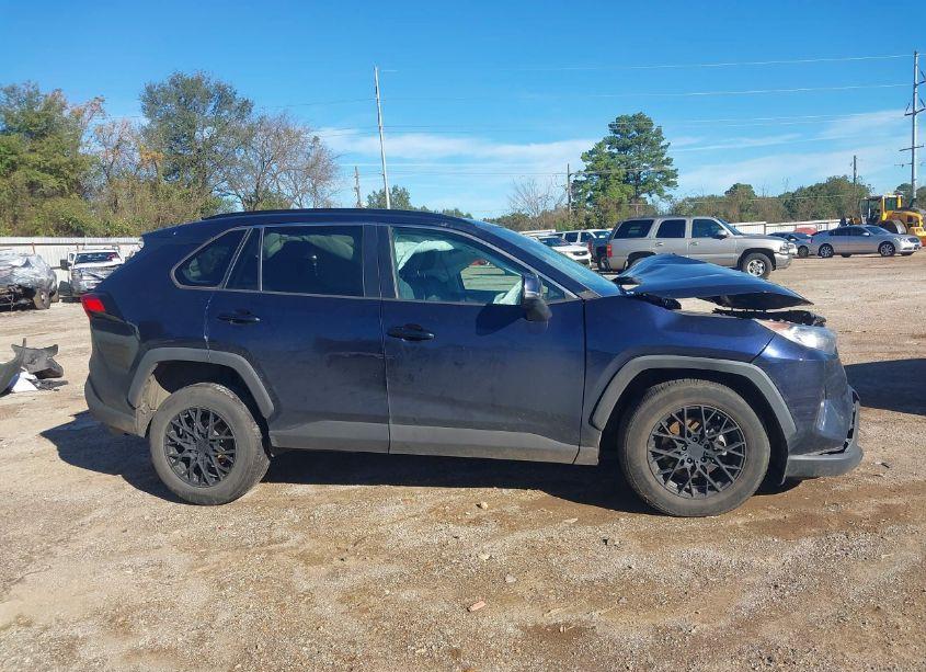 Photo 13 of 2020 Toyota Rav4 XLE (VIN 2T3W1RFV6LW082458)
