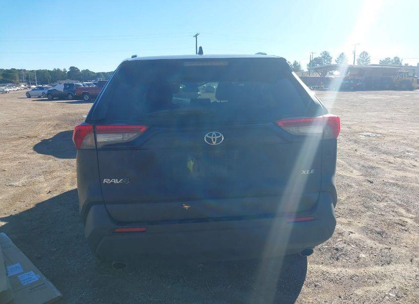 Photo 16 of 2020 Toyota Rav4 XLE (VIN 2T3W1RFV6LW082458)