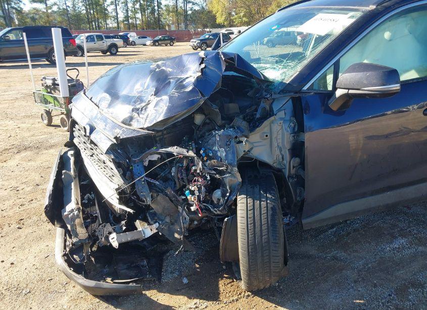 Photo 6 of 2020 Toyota Rav4 XLE (VIN 2T3W1RFV6LW082458)