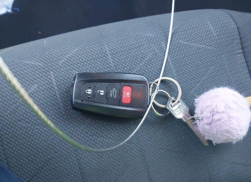 Photo 11 of 2021 Toyota Rav4 XLE (VIN 2T3W1RFV6MC107295)