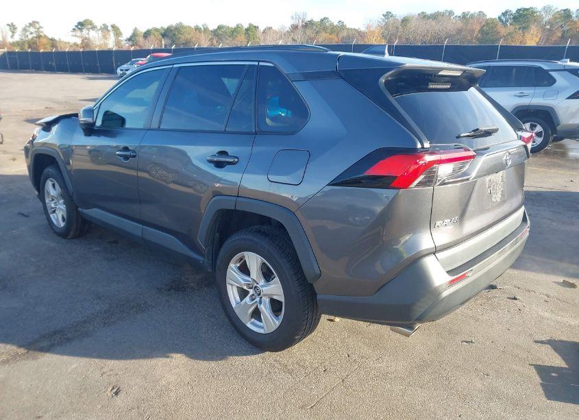 Photo 3 of 2021 Toyota Rav4 XLE (VIN 2T3W1RFV6MC107295)
