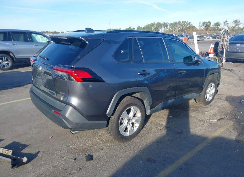 Photo 4 of 2021 Toyota Rav4 XLE (VIN 2T3W1RFV6MC107295)