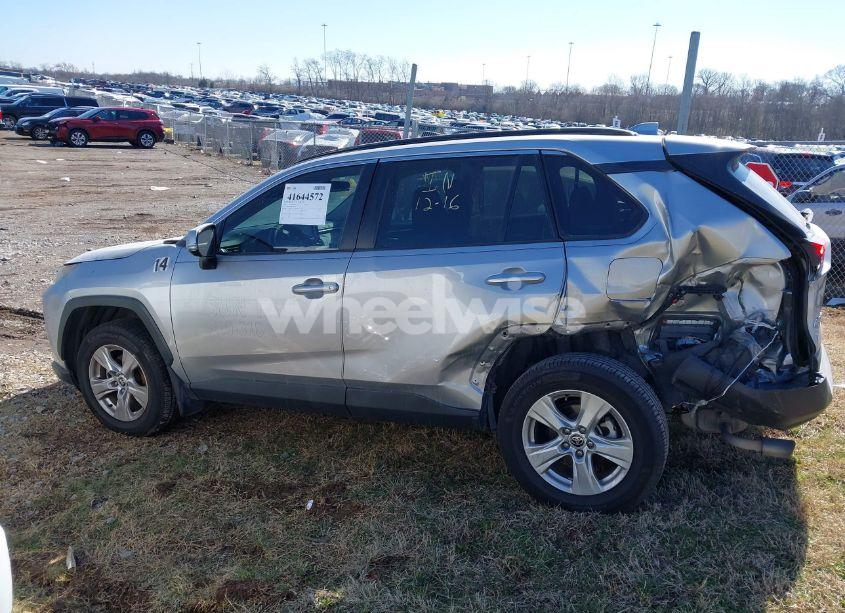 Photo 14 of 2021 Toyota Rav4 XLE (VIN 2T3W1RFV6MC112738)