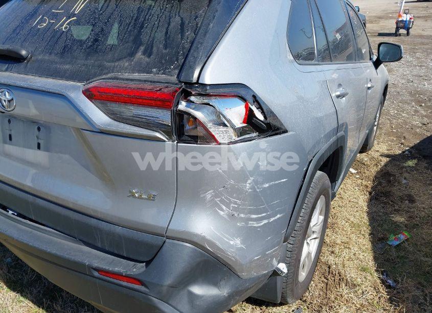 Photo 17 of 2021 Toyota Rav4 XLE (VIN 2T3W1RFV6MC112738)