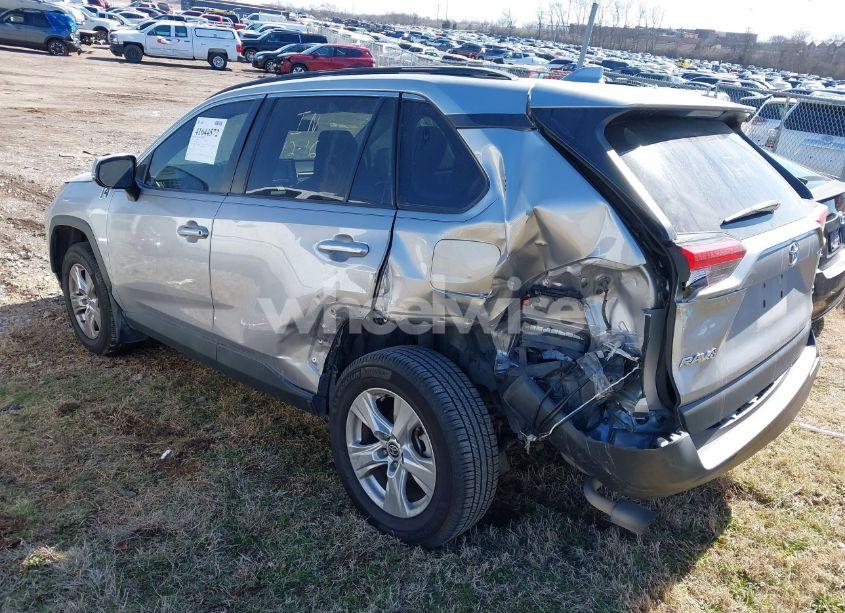 Photo 3 of 2021 Toyota Rav4 XLE (VIN 2T3W1RFV6MC112738)