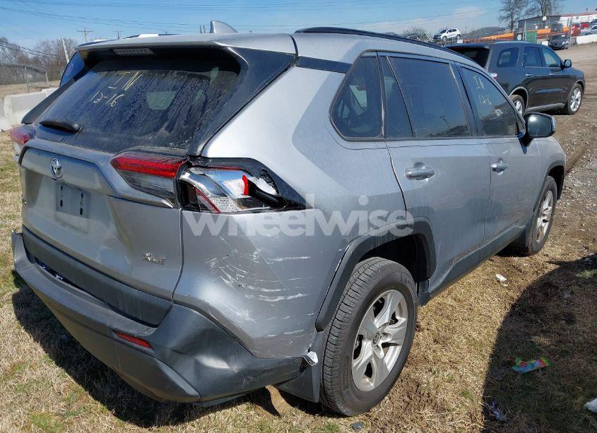 Photo 4 of 2021 Toyota Rav4 XLE (VIN 2T3W1RFV6MC112738)