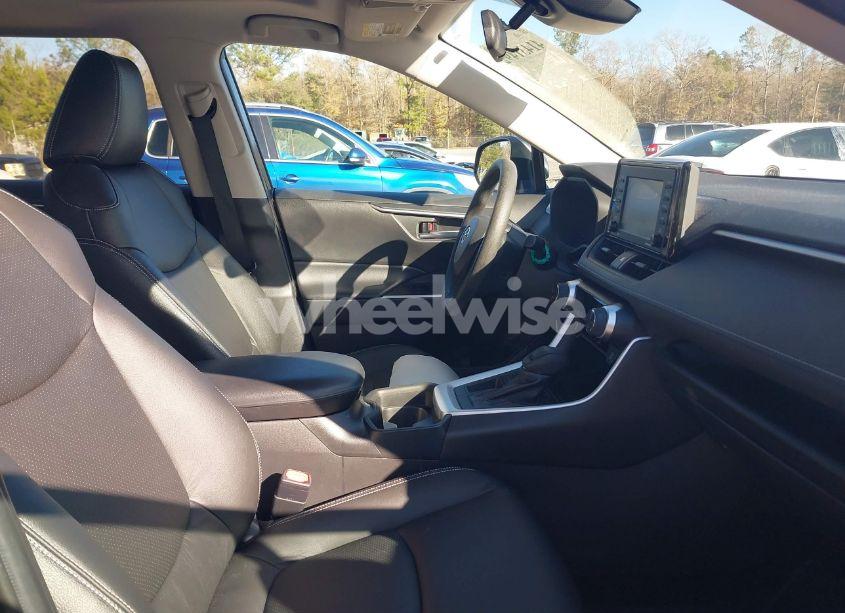 Photo 5 of 2021 Toyota Rav4 XLE (VIN 2T3W1RFV6MC141933)