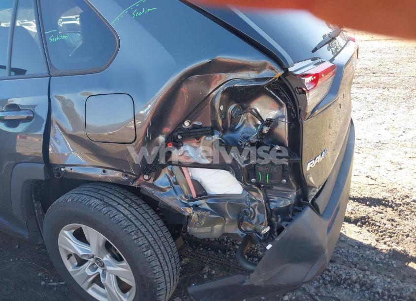 Photo 6 of 2021 Toyota Rav4 XLE (VIN 2T3W1RFV6MC141933)