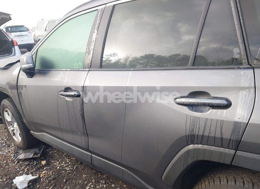 Photo 14 of 2021 Toyota Rav4 XLE (VIN 2T3W1RFV6MC144332)