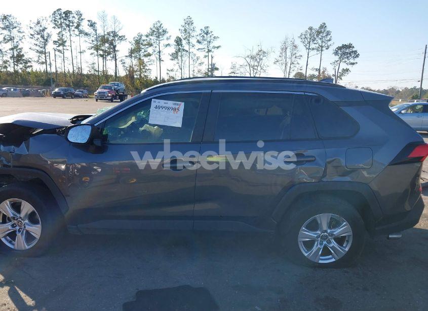 Photo 14 of 2021 Toyota Rav4 XLE (VIN 2T3W1RFV6MC156058)