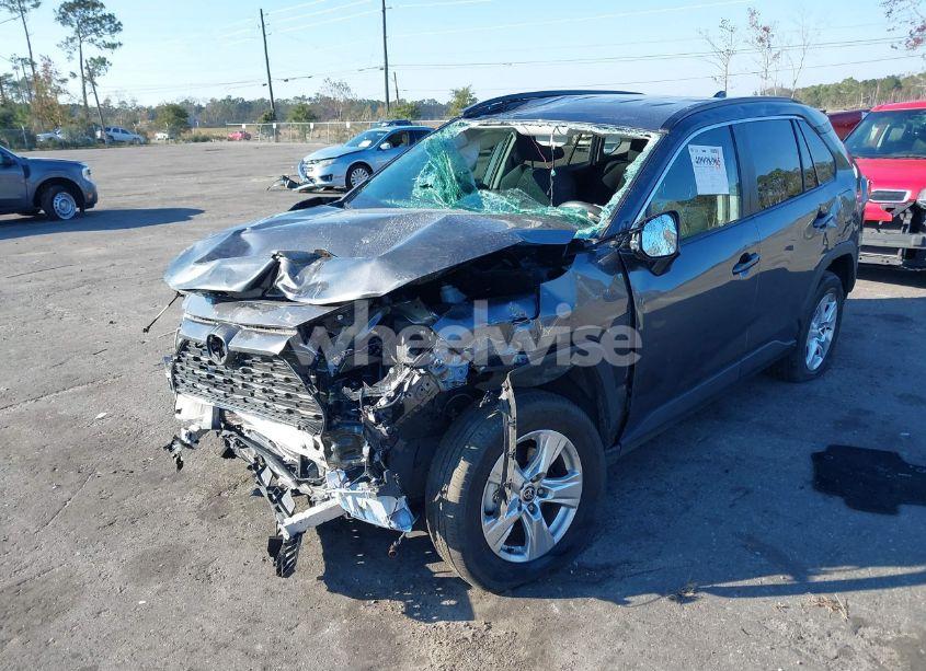 Photo 2 of 2021 Toyota Rav4 XLE (VIN 2T3W1RFV6MC156058)
