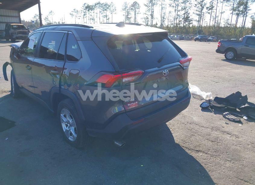 Photo 3 of 2021 Toyota Rav4 XLE (VIN 2T3W1RFV6MC156058)