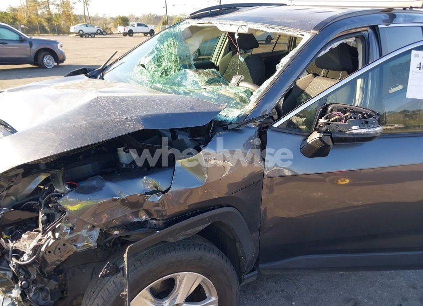 Photo 6 of 2021 Toyota Rav4 XLE (VIN 2T3W1RFV6MC156058)