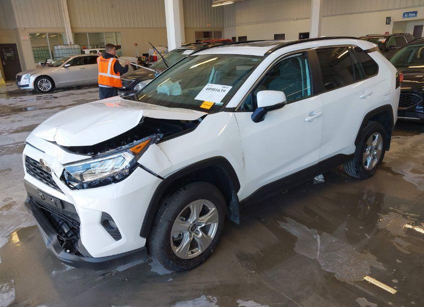 Photo 2 of 2021 Toyota Rav4 XLE (VIN 2T3W1RFV6MC160269)