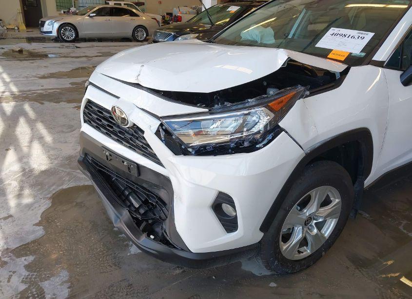 Photo 6 of 2021 Toyota Rav4 XLE (VIN 2T3W1RFV6MC160269)