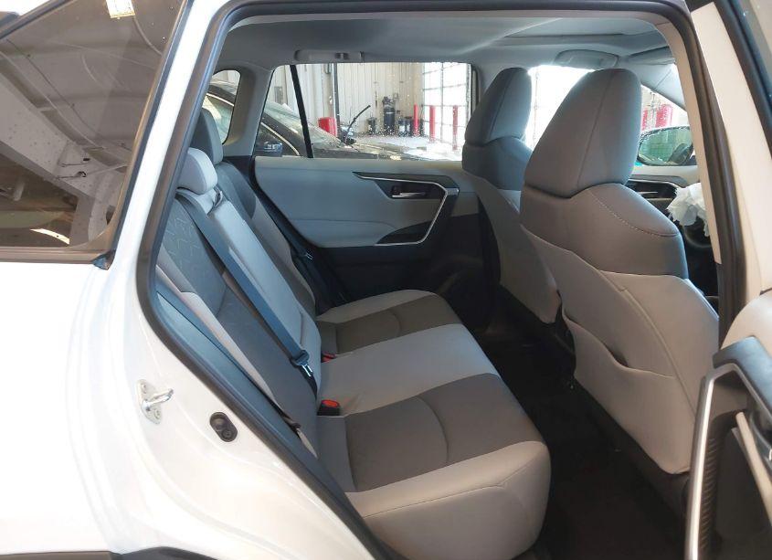 Photo 8 of 2021 Toyota Rav4 XLE (VIN 2T3W1RFV6MC160269)